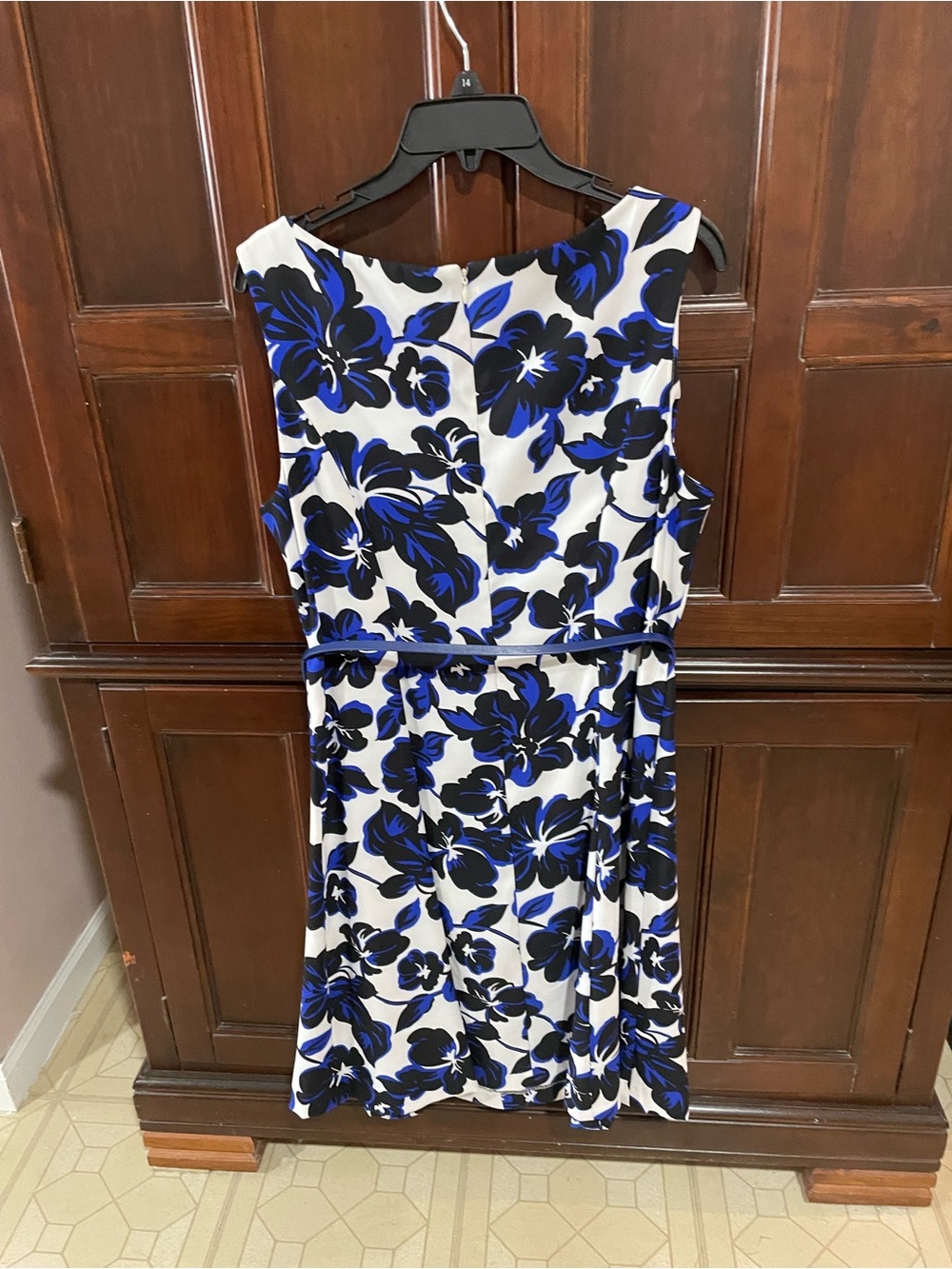 Like new women’s dress